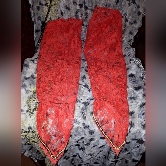 Lace fingerless gloves - Picture 2 of 4